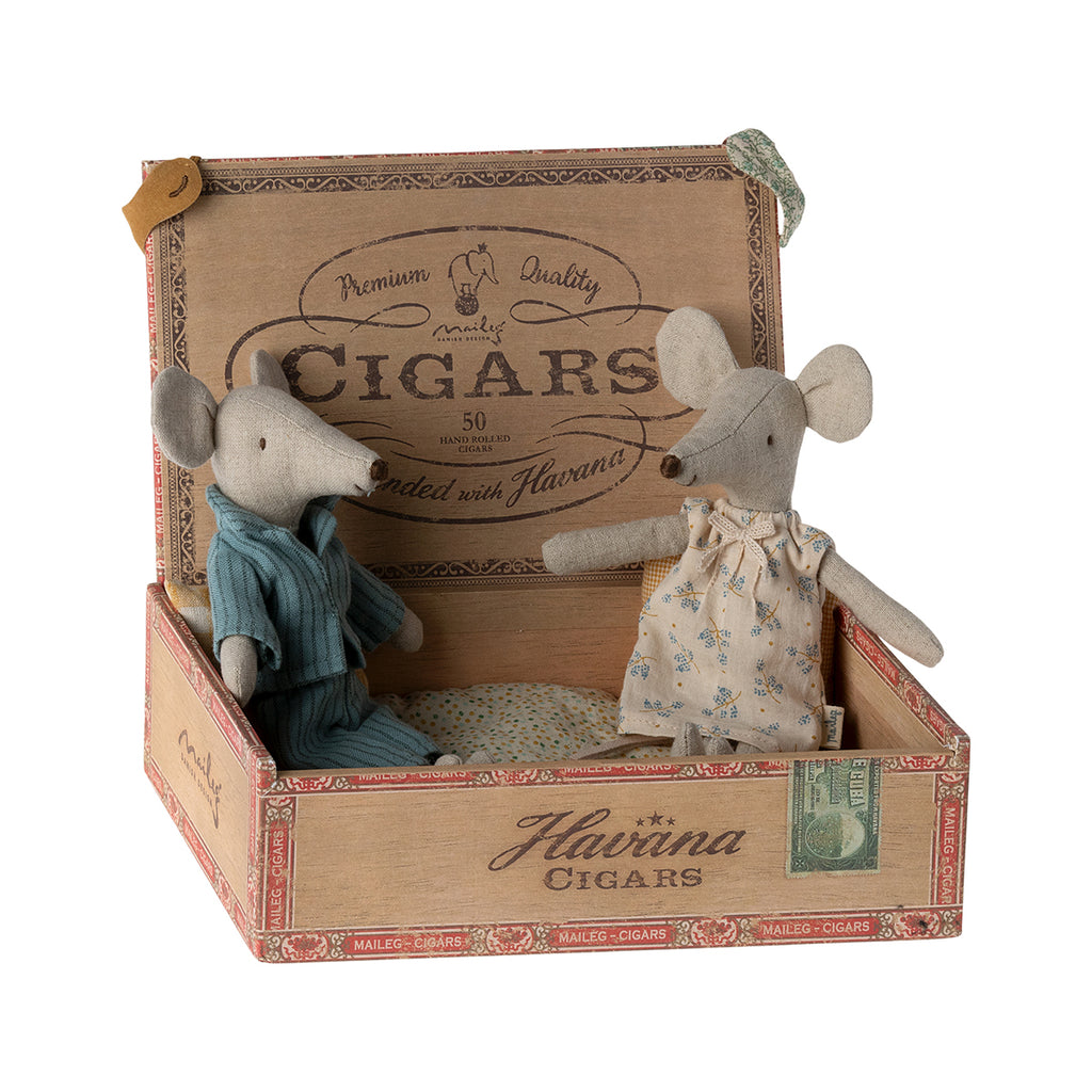 Maileg Mum & Dad Mice in Cigarbox.