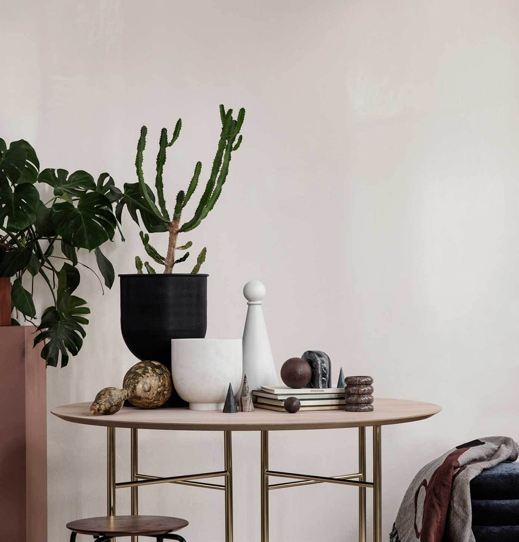 Ferm Living Hourglass Pot - Medium.